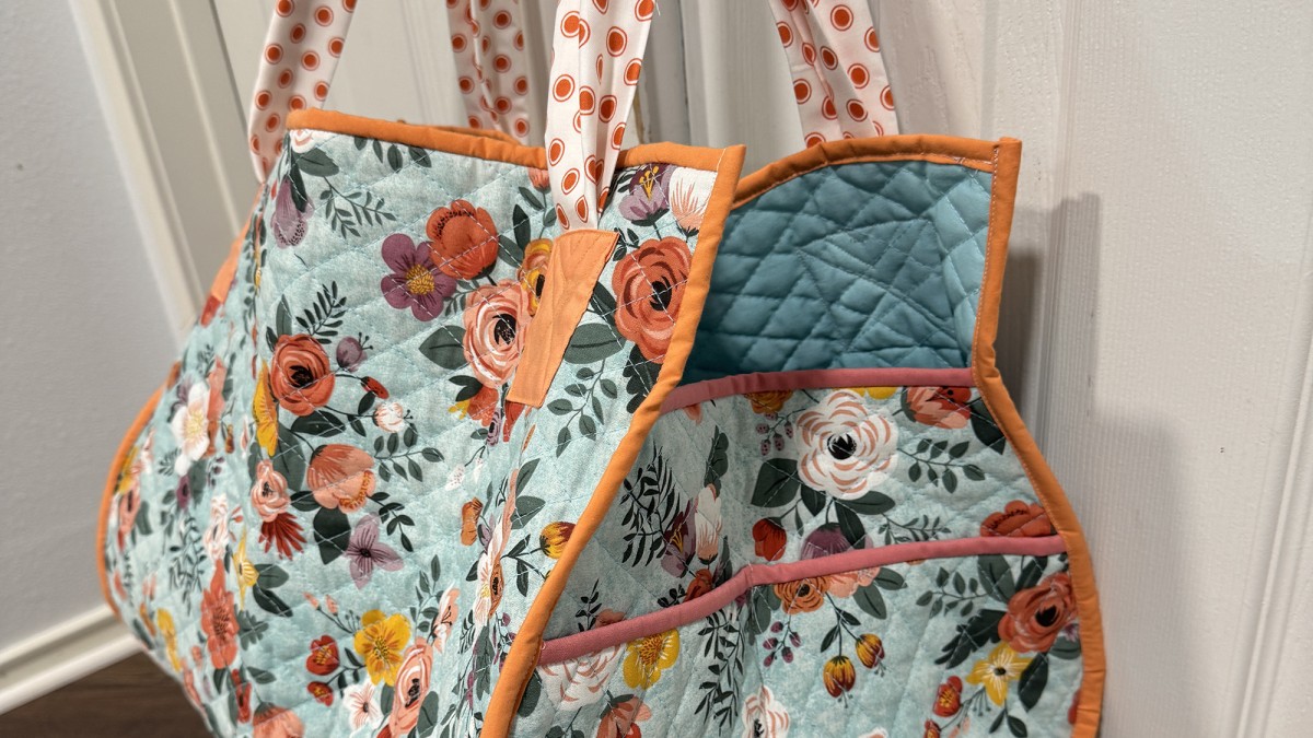 Giant Quilted Beach Bag Sewing Tutorial by Jen Eskridge
