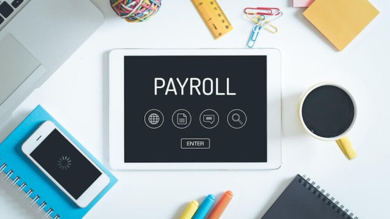 Employees going on annual leave - when do you need to pay them?