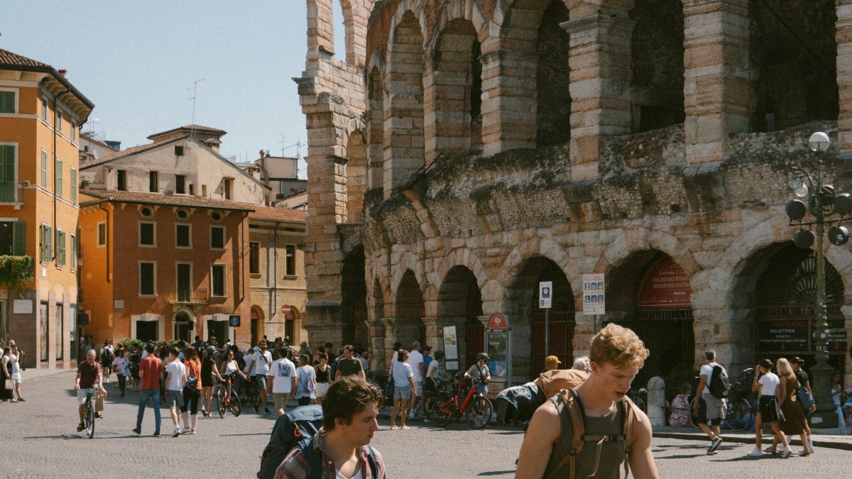 How to Live and Act Like a Local in Italy: A Guide for the Borderless Professional