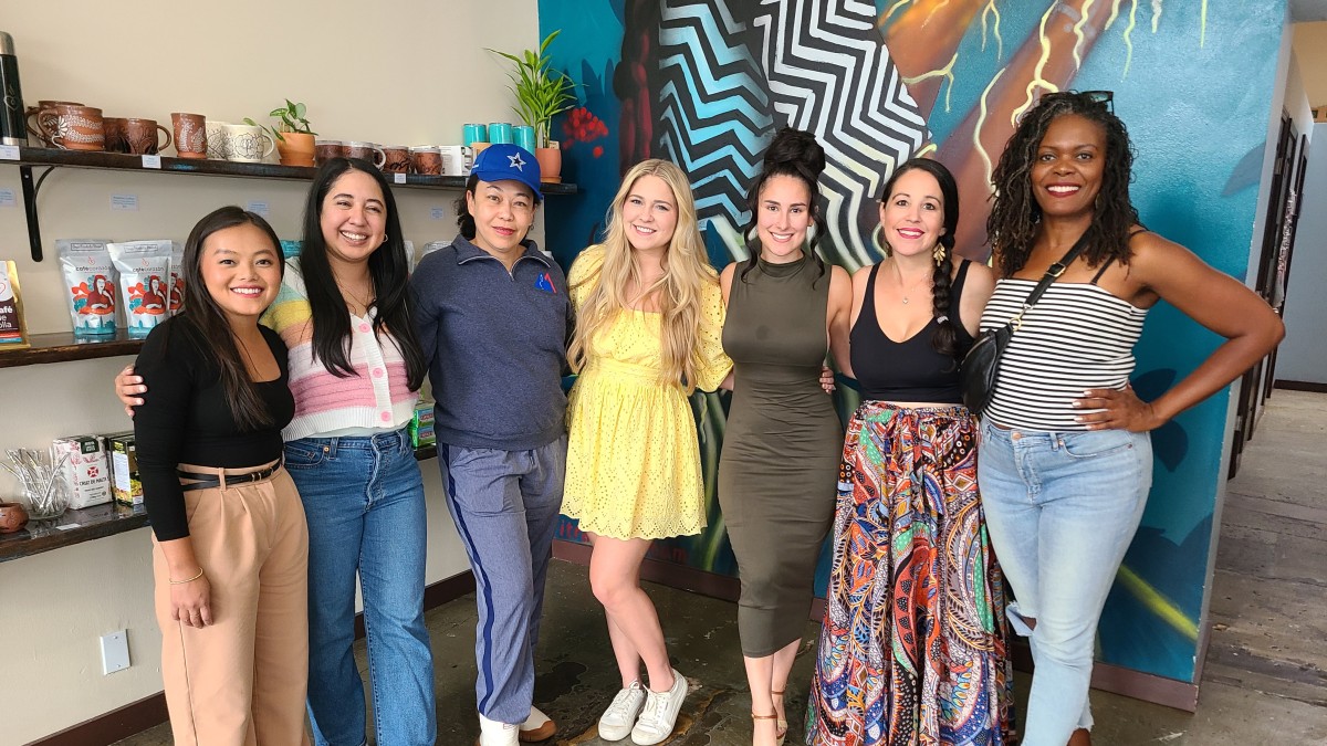 How to Build a Global Community from Scratch (Without the "Networking" Exhaustion)