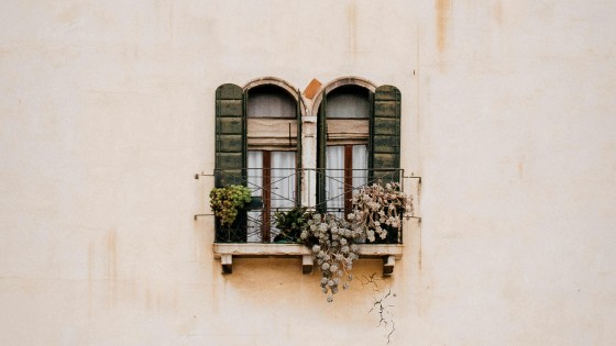 How to Survive Your First 48 Hours in Spain or Italy