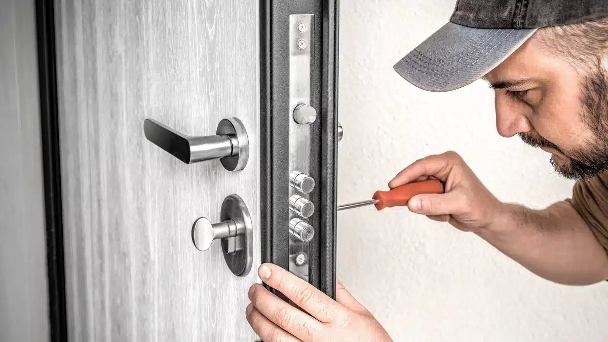 How to Avoid Locksmith Scams in Paris