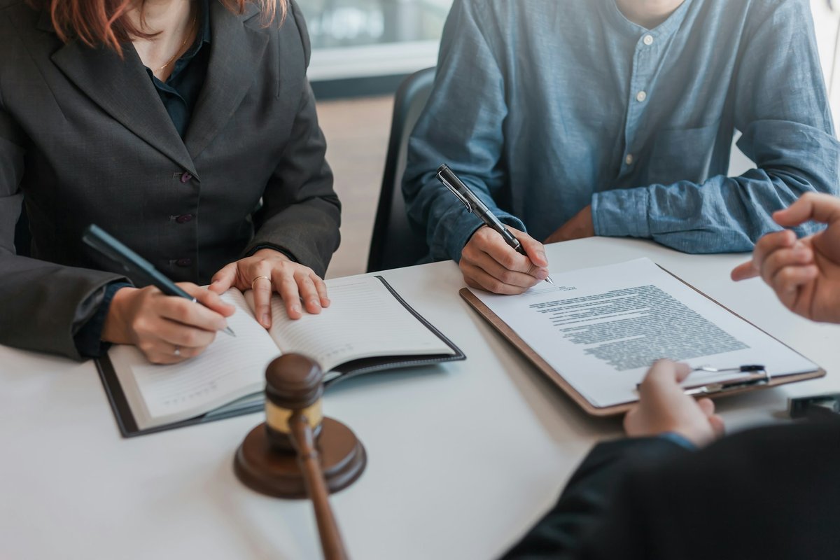 How to Choose a Semi Truck Accident Injury Law Firm in Charlotte for the Support You Need