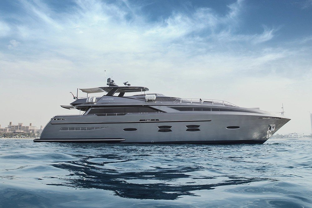 Reserve your Dubai luxury yacht rental with Beno—and the sea shall be your freedom.