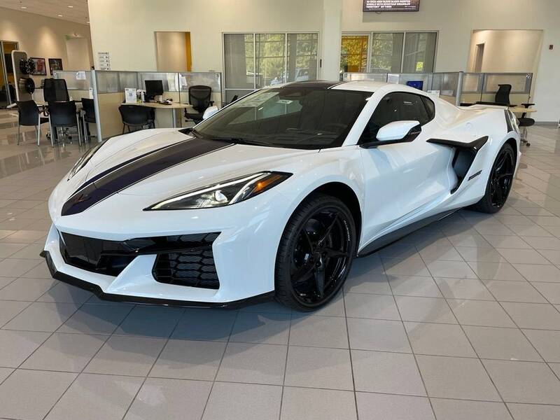 2027 Grand Sport 2LT Coupe picture #4