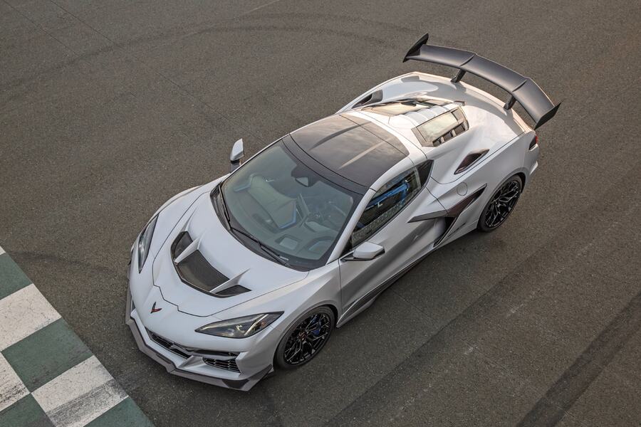 Photo: First Drive: 2026 ZR1X 8