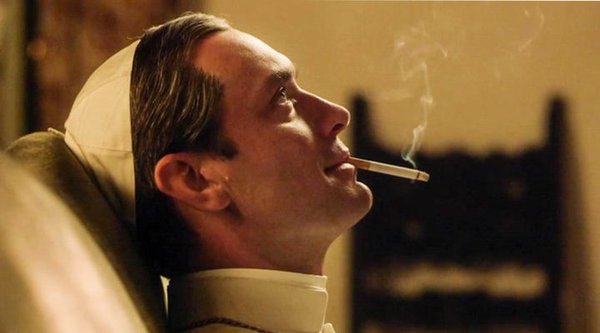"Hemos creado un Papa opuesto al actual", afirma Paolo Sorrentino sobre el personaje principal de su último proyecto.