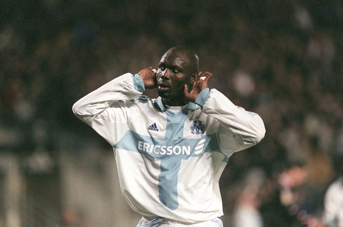 George Weah, uno de los mejores delanteros del mundo en los años noventa, venció en las urnas a Joseph Boakai, un hombre de larga carrera política. Weah reemplaza a Ellen Johnson Sirleaf, la primera mujer que consiguió llegar a la presidencia en África.