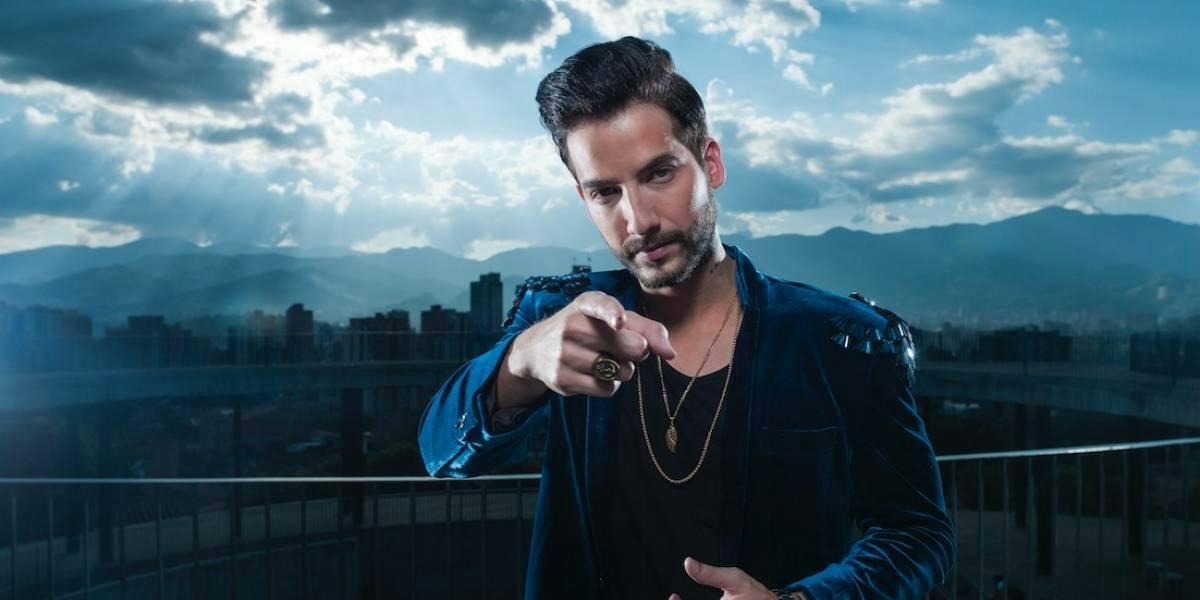 Carlos Torres Canta En La Reina Del Flow
