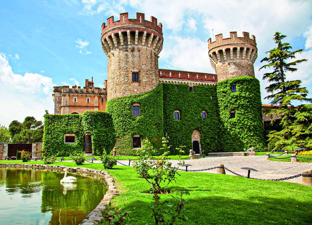 Castillo Perelada (1) Castillo Perelada (1)