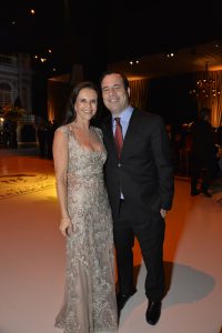 Madeleine Osterling y Aldo Mariátegui en la primera Gala Huascarán, en el museo de Osma, 2015. Madeleine Osterling y Aldo Mariátegui en la primera Gala Huascarán, en el museo de Osma, 2015.