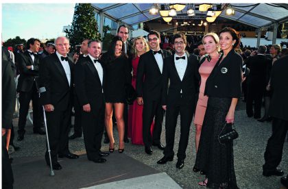 Momentos antes de ingresar a la alfombra roja, Manuel Santa Cruz, Pedro Brescia y Jackie Hoffman, Jacky Gomberoff, Verónica y Petrus Fernandini, Michael Grimberg y Carmen de Osma. Momentos antes de ingresar a la alfombra roja, Manuel Santa Cruz, Pedro Brescia y Jackie Hoffman, Jacky Gomberoff, Verónica y Petrus Fernandini, Michael Grimberg y Carmen de Osma.