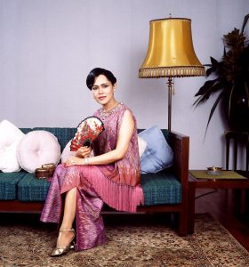 Reina Sirikit en el Palacio de Daksin, Narathiwat, Tailandia. Reina Sirikit en el Palacio de Daksin, Narathiwat, Tailandia.