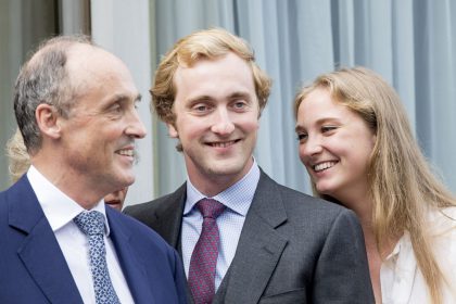 El príncipe Lorenz con dos de sus hijos, el príncipe Joachim y la princesa Luise Maria de Bélgica. El príncipe Lorenz con dos de sus hijos, el príncipe Joachim y la princesa Luise Maria de Bélgica.