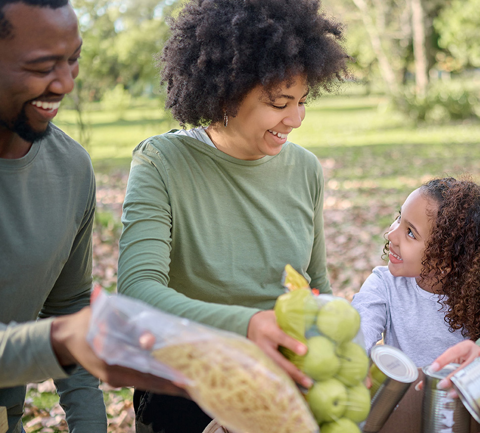 Family does outdoor service project to serve others