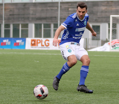 De Carolis prides himself on being fit with the stamina to make runs up and down the left flank.