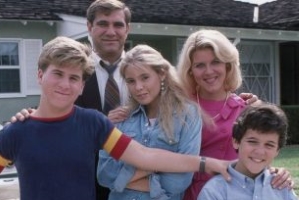 The Wonder Years – "Pilot"