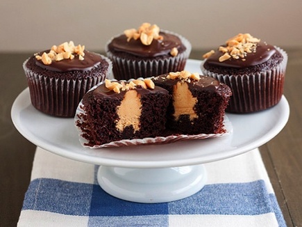 Peanut butter and chocolate stuffed cupcakes