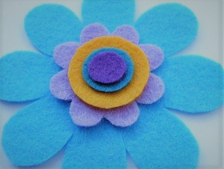 How to make Simple Round felt flowers? - DIY Gift Ideas - Craftfoxes