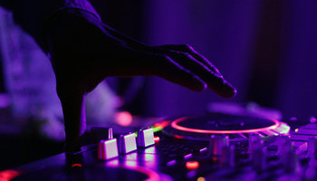 Band Or Dj?