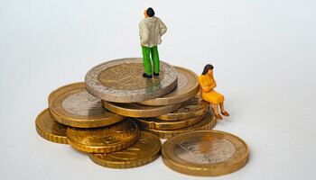 In Love, It's Not Easy To Talk About Money