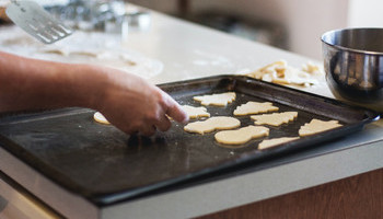 How To Cook And Keep The Kitchen Clean At The Same Time