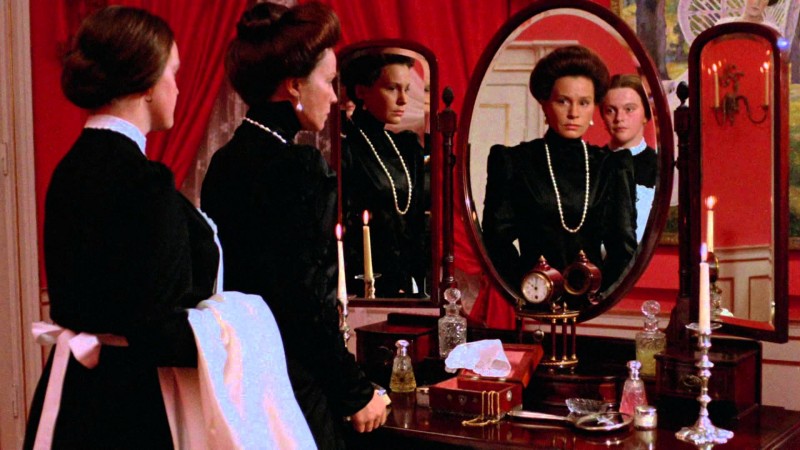 Cries and Whispers Onstage