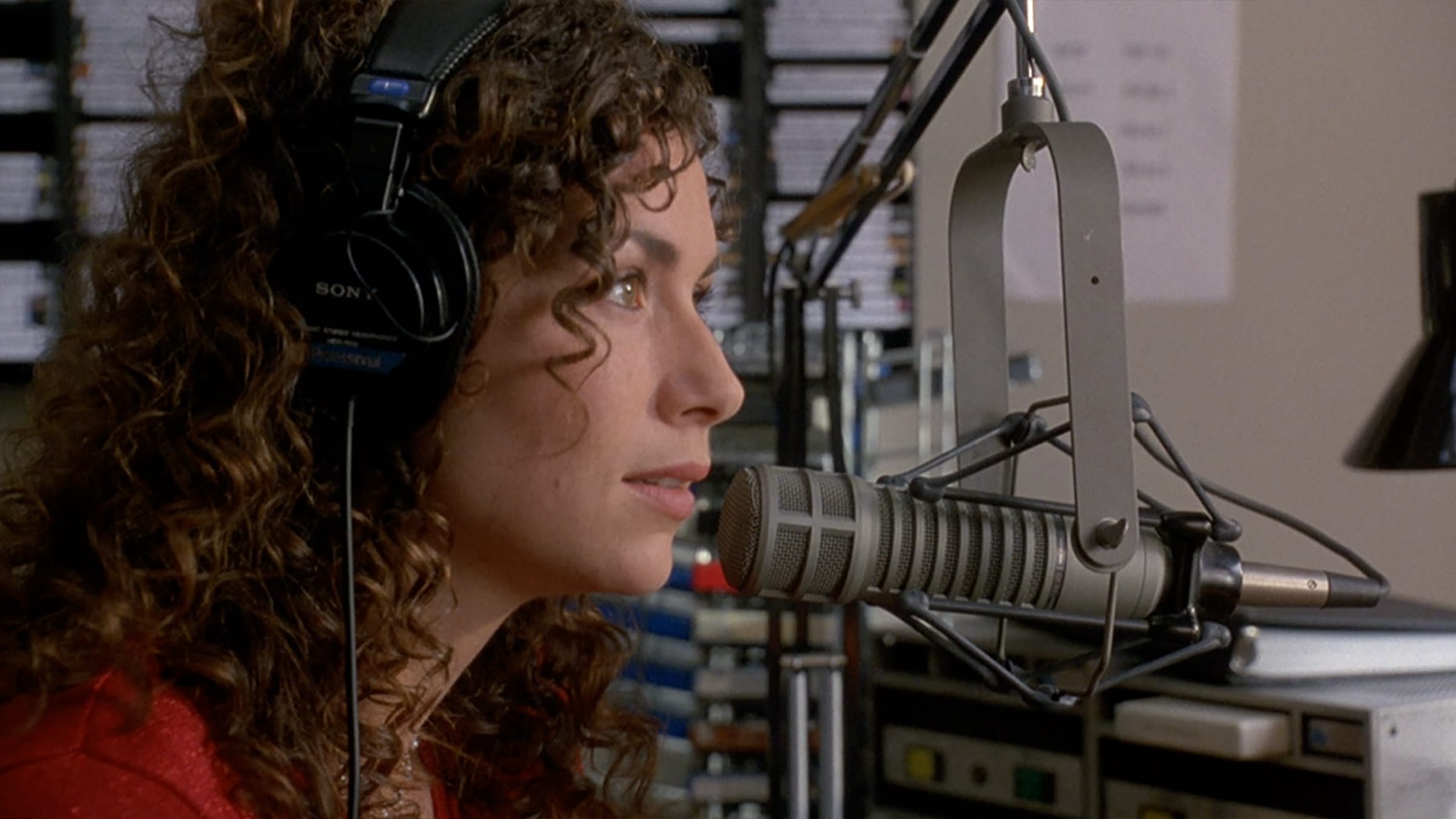 The Genre-Blending Phenomenon of ’90s Soundtracks: A Conversation with Yasi Salek