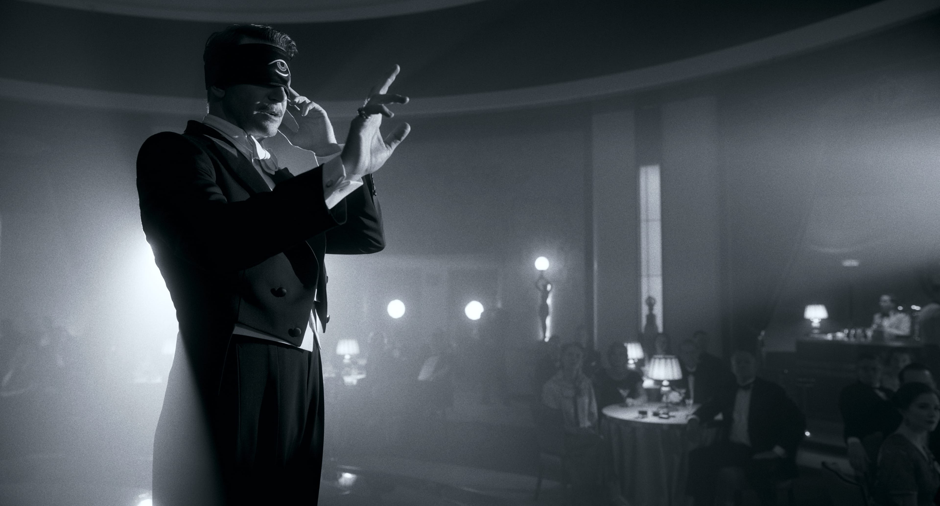 <i>Nightmare Alley:</i> Born for It