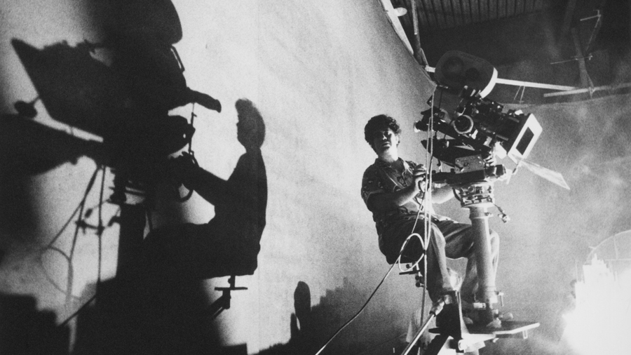 Tie Me Up! Tie Me Down! Behind the Scenes From the Current The