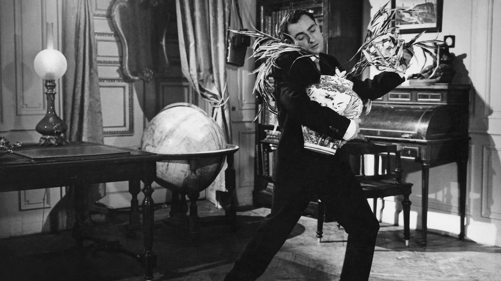 Janus Films — The Suitor