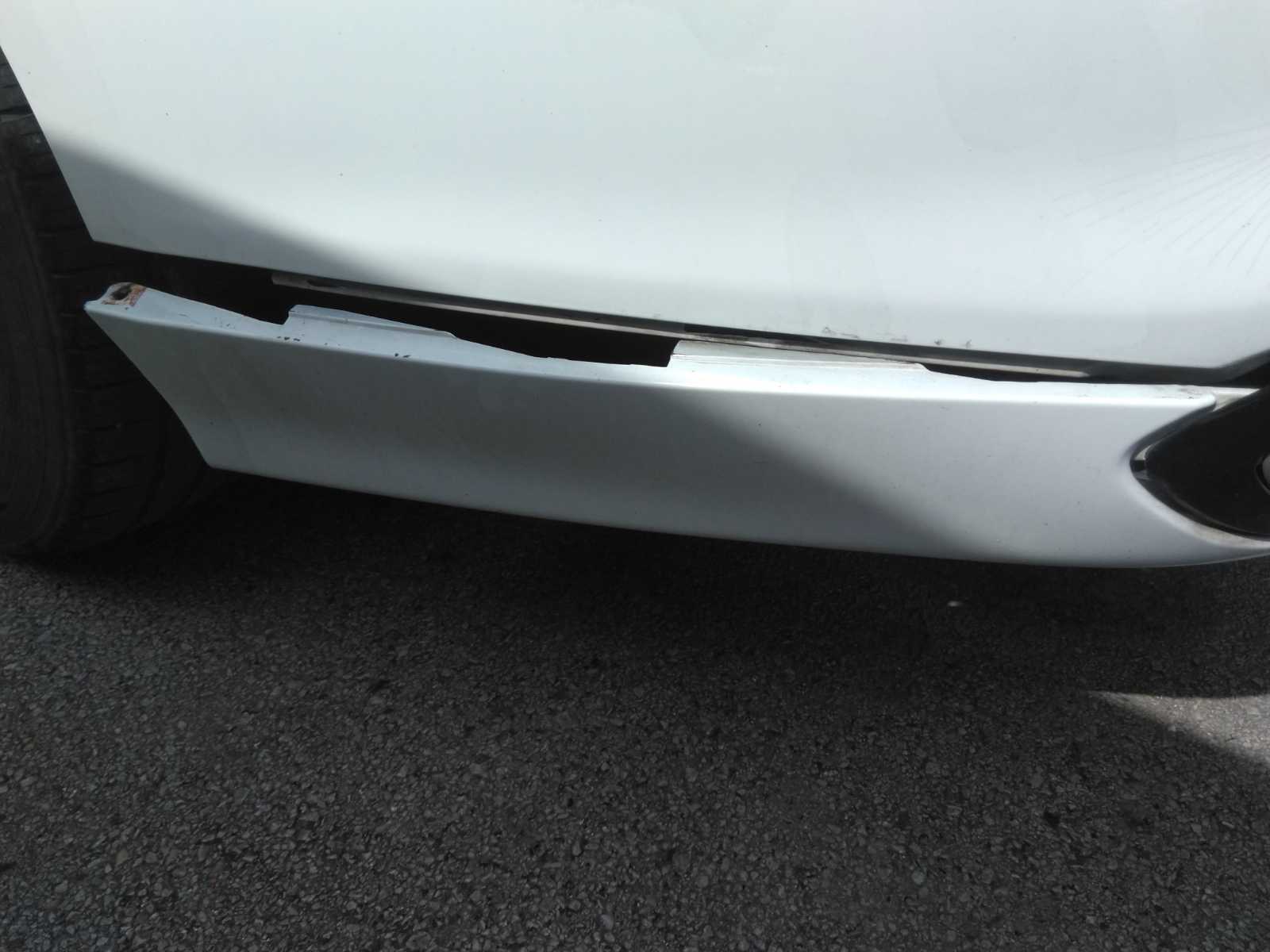 Right Fog Light (Broken)