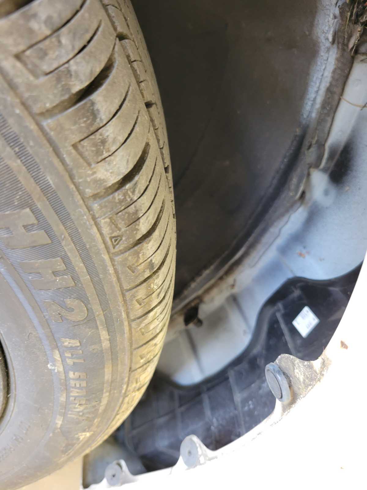 LF Wheel Cover (Missing)