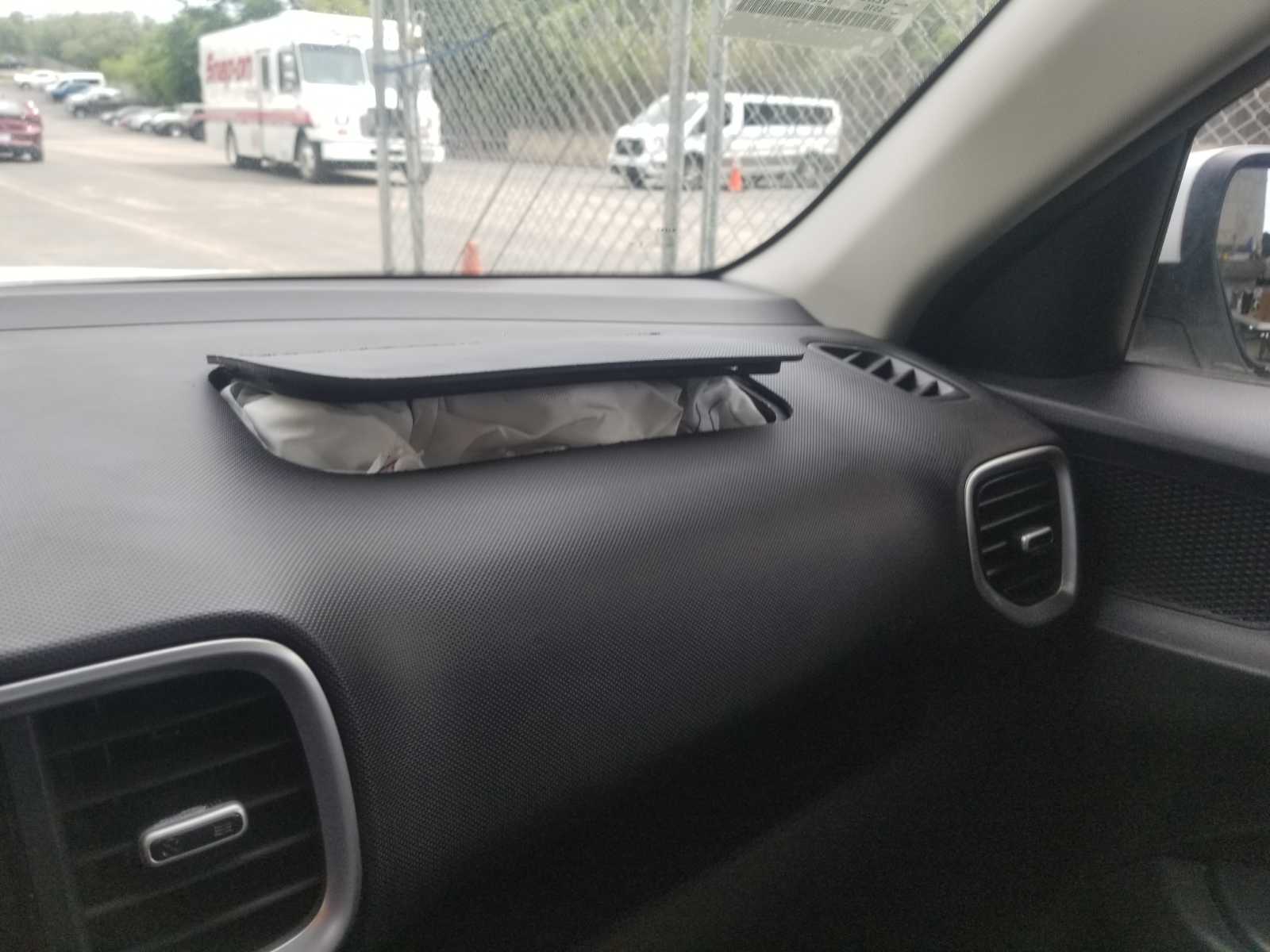 RF Fender (Dent/No Paint Dmg)