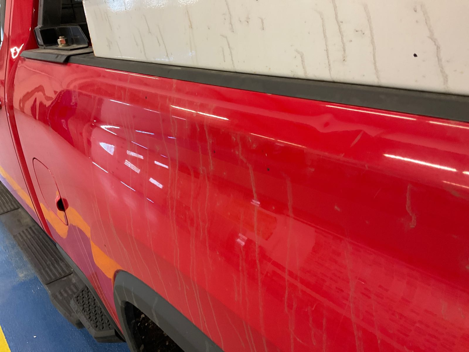 L Rocker Panel Outer (Scuffed)