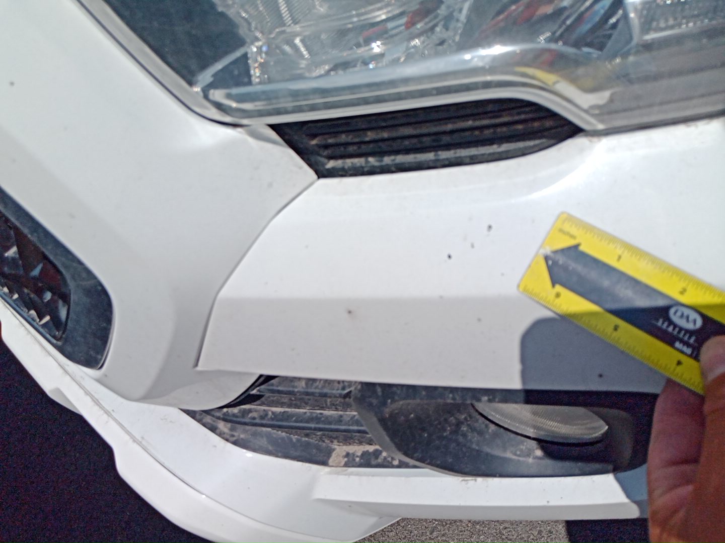 L Fender Flare (Scratch Heavy)