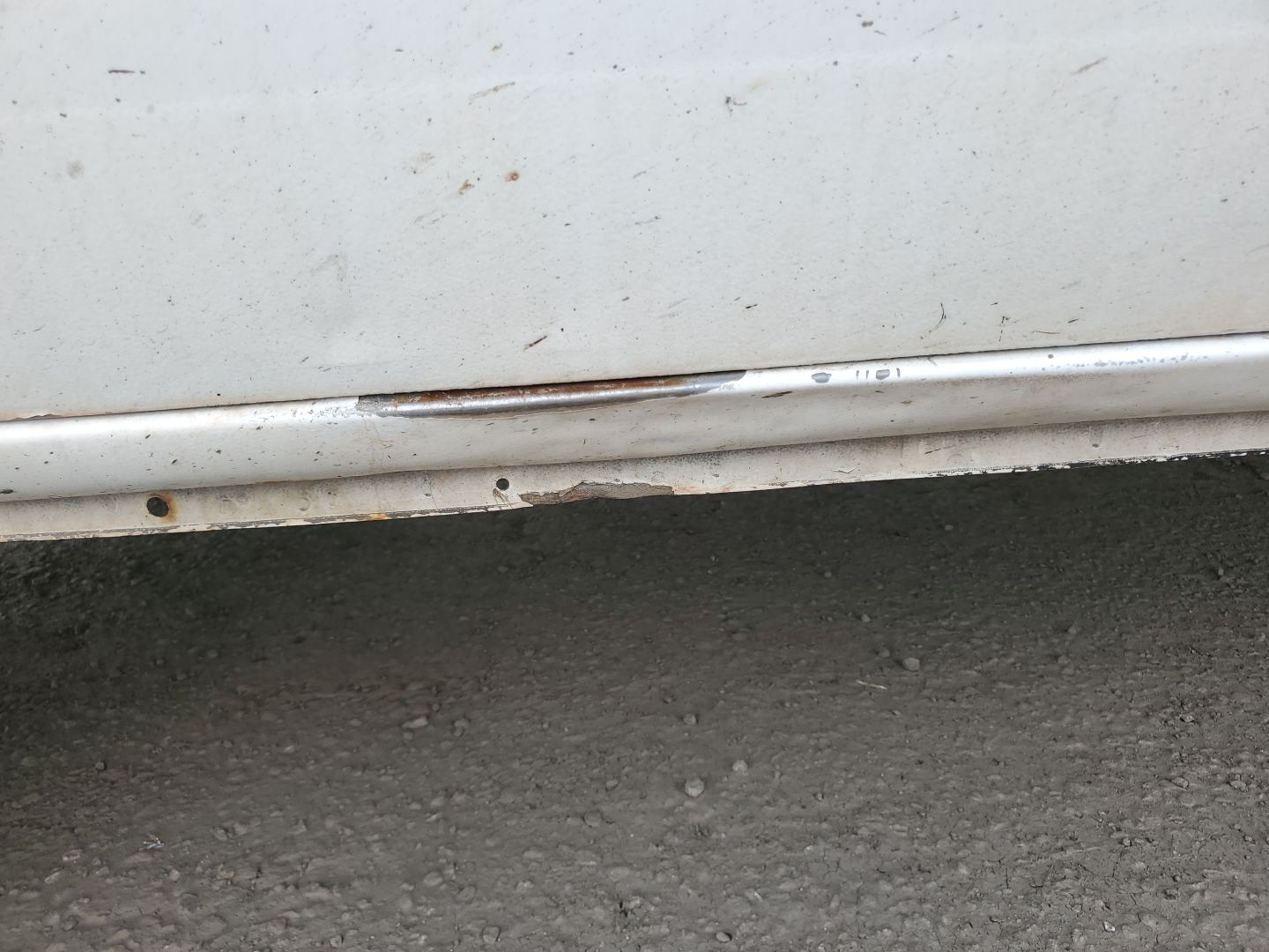 LF Door (Mult Dents/No Paint Dmg)