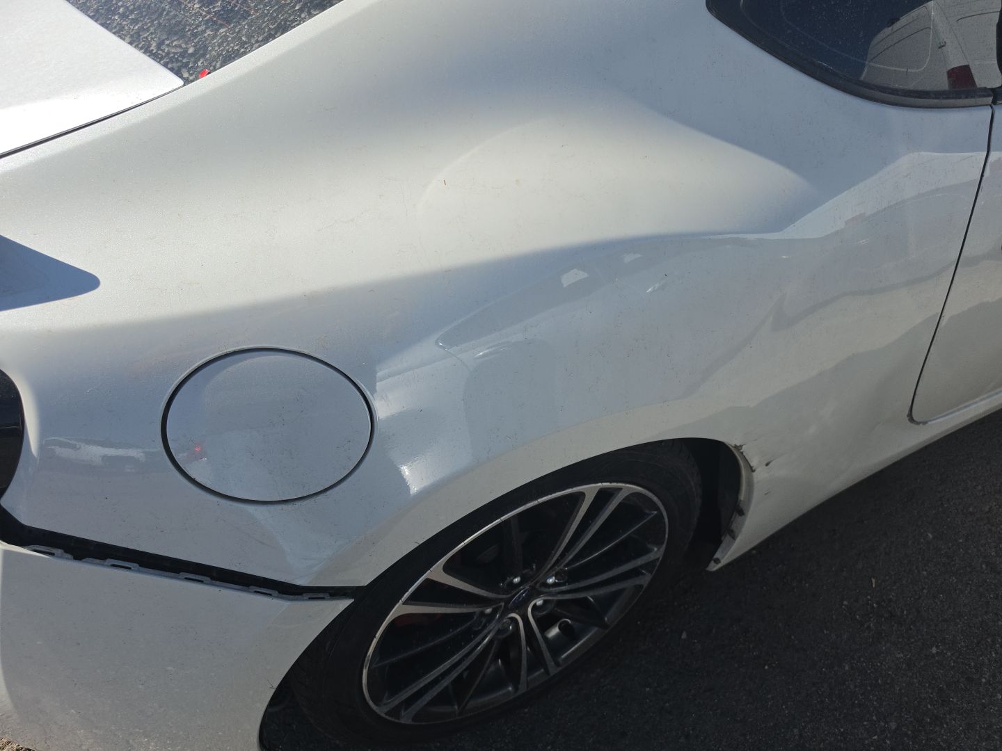 Dented Gradung Bucket RF Door (Dent/Paint Dmg)