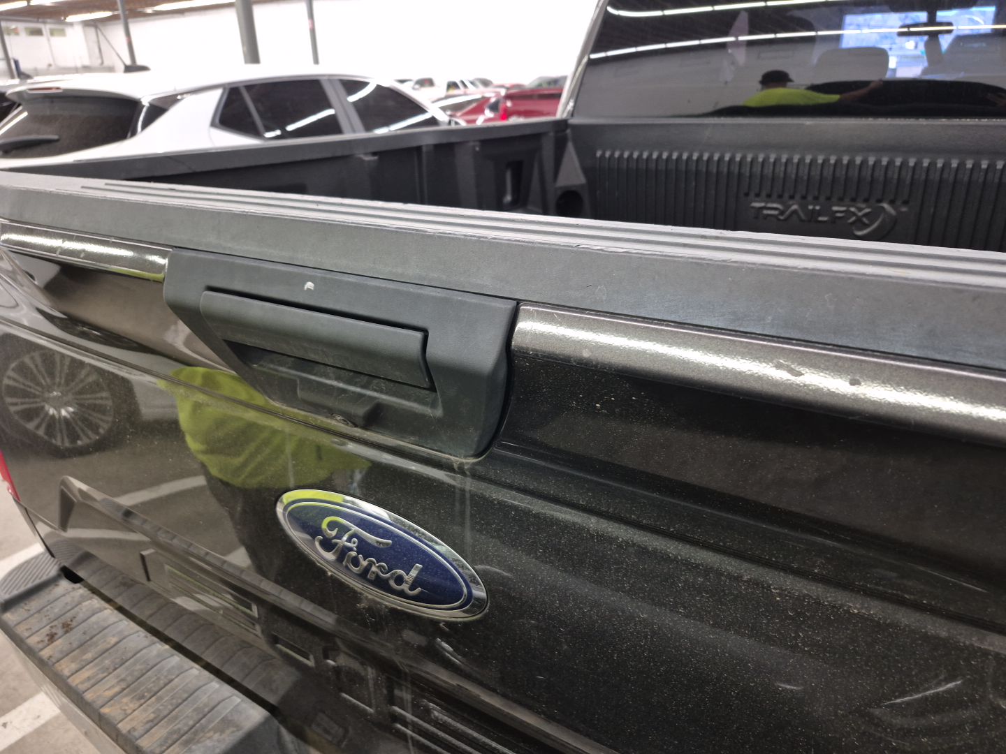 F Metal Bumper Chrome (Dent/No Paint Dmg)
