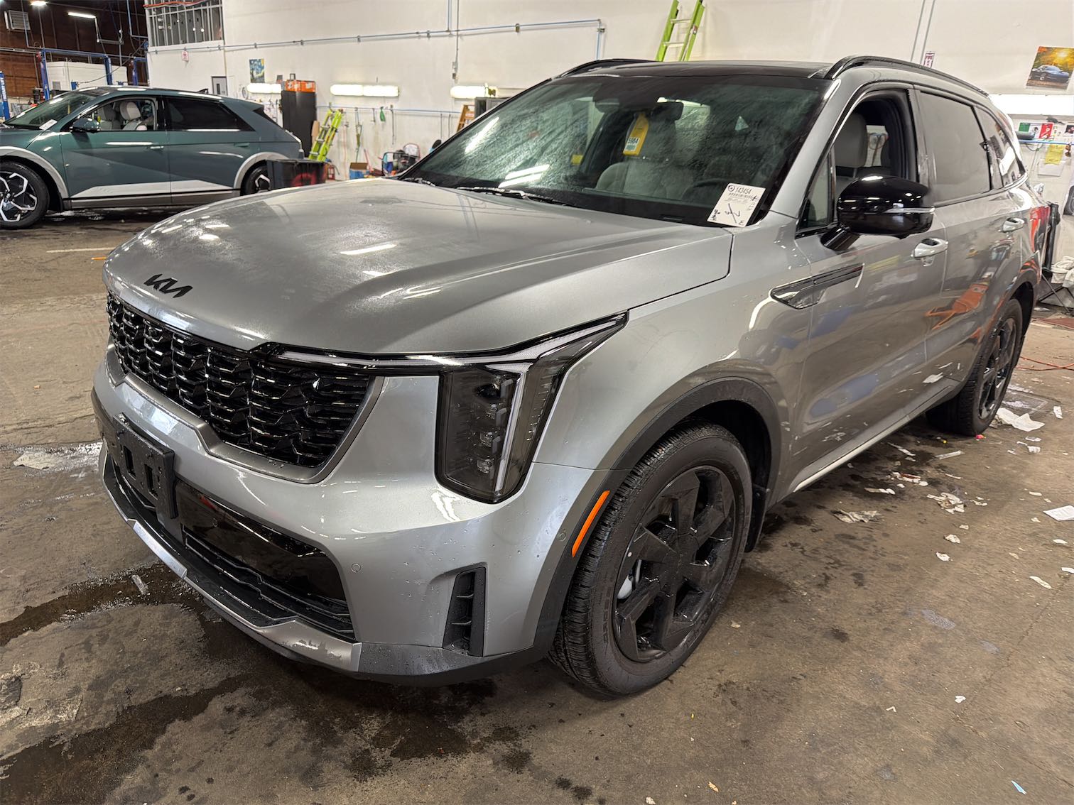 Dented Gradung Bucket Exterior RR