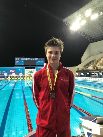 Alex Hazlett image 3