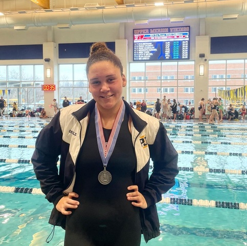 Shae Gonzales image 3