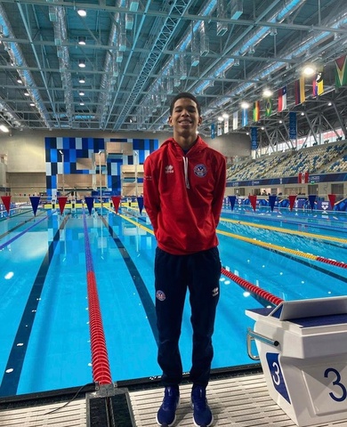 Derek Almanzar image 3