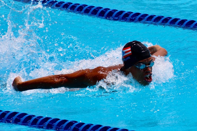 Derek Almanzar image 5