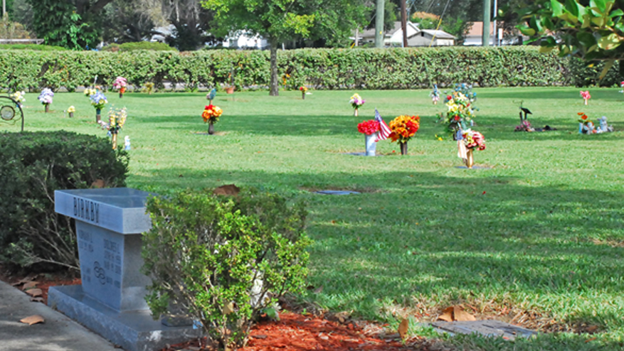 Lakeland Funeral Home - Lakeland, FL