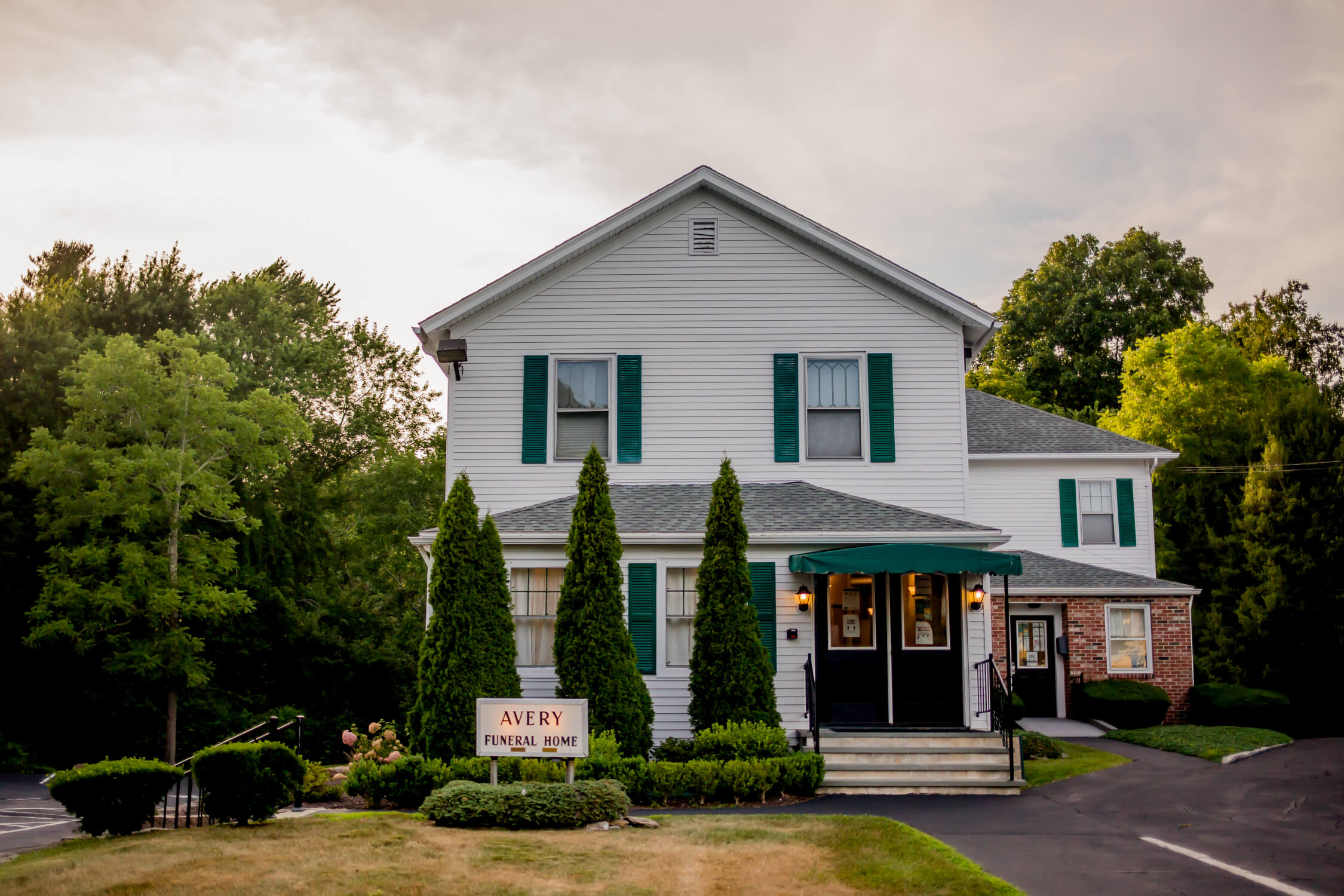 Jb Rhodes Funeral Home And Cremations   Goldsboromanage Page.Html - pvijy4d