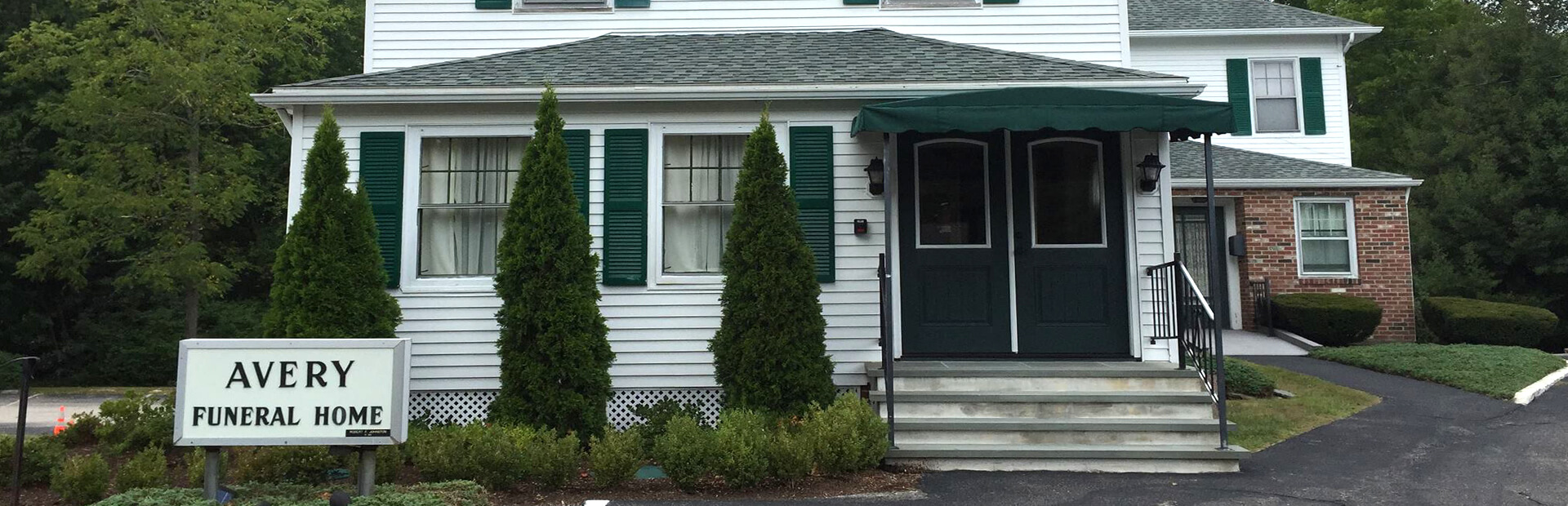 S.R. Avery Funeral Home & Cremations Hope Valley, RI