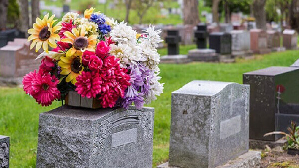 burial service memorial options