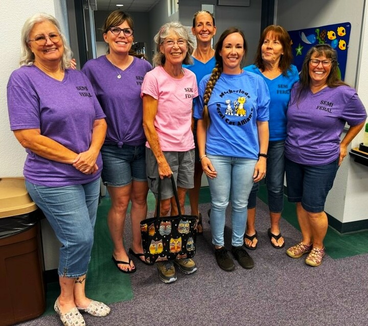 Semi Feral  Volunteers! T-Shirt Photo