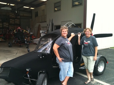 Flying Car. T-Shirt Photo